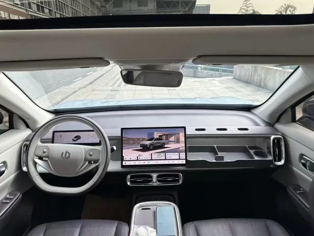 Leapmotor B10 — Фото автомобиля 8