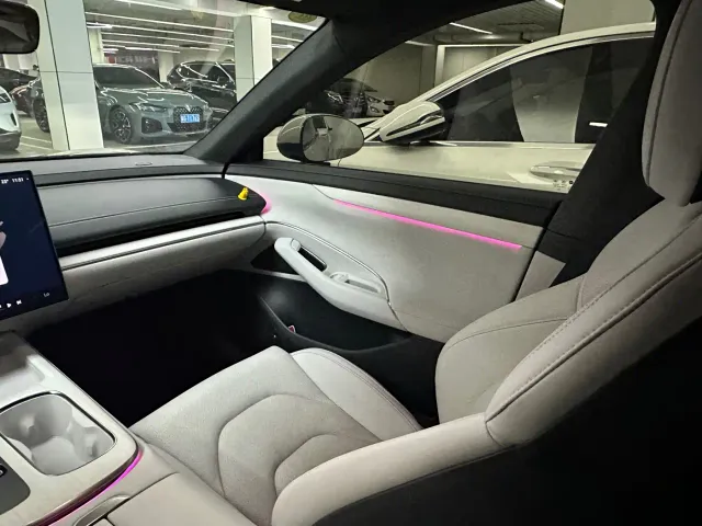 Xiaomi SU7 — Фото автомобиля 6