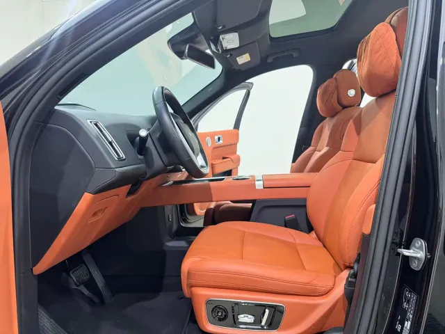 Li Auto L8 — Фото автомобиля 7