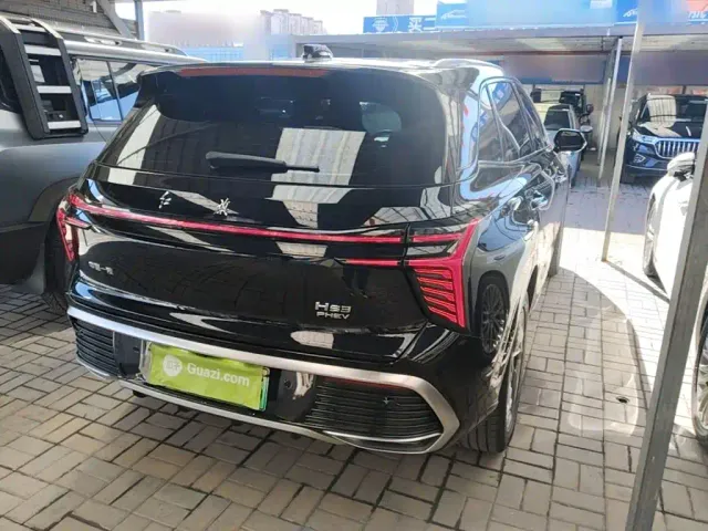 Hongqi HS3 PHEV — Фото автомобиля 6