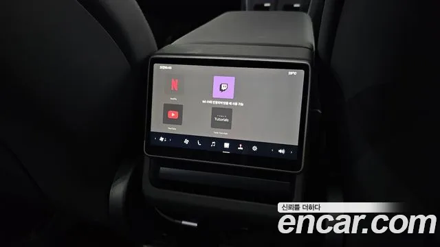 Tesla Model Y — Фото автомобиля 28