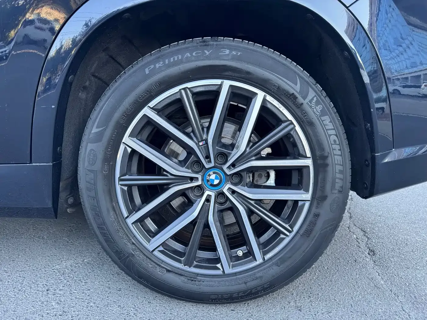 BMW BMW iX1 2023 eDrive25L M Sport Package — Фото автомобиля 10