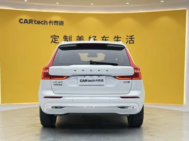 Volvo XC60 — Фото автомобиля 6