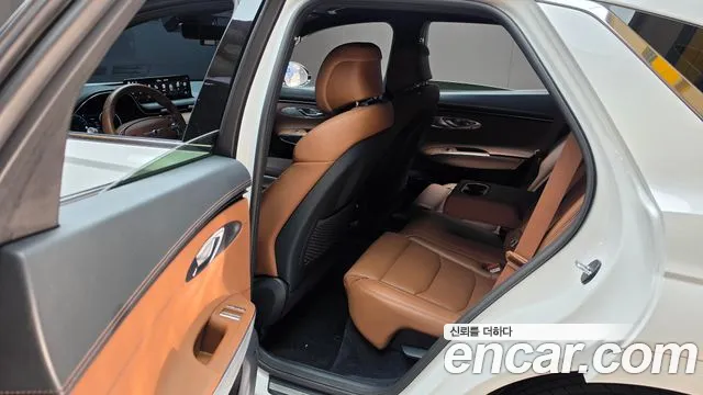 Genesis GV70 — Фото автомобиля 18