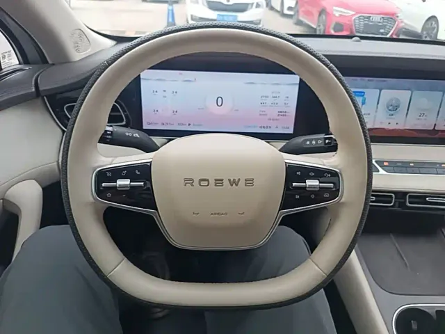 Roewe D7 — Фото автомобиля 10