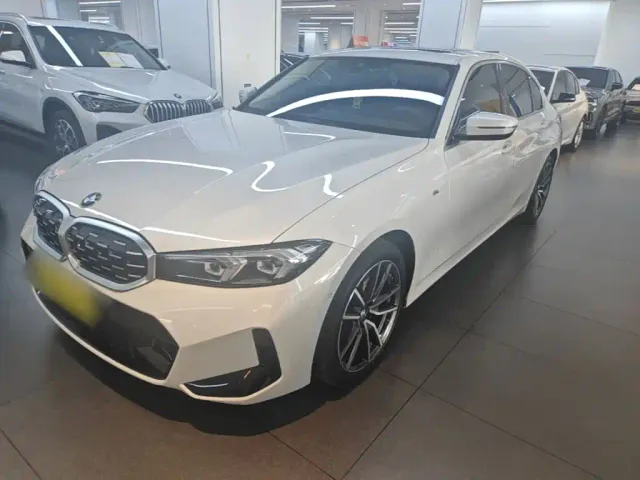 Фотография автомобиля — BMW 3 Series