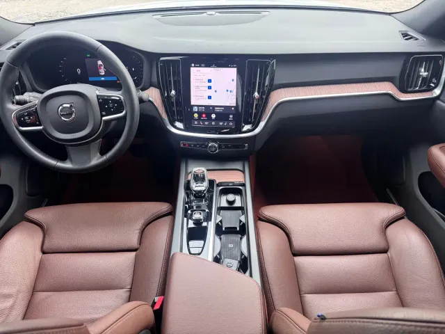 Volvo S60 — Фото автомобиля 8