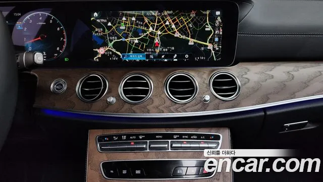 Mercedes-Benz E-Class — Фото автомобиля 12