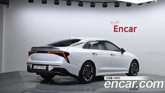 Kia K5 Новый K5 3 поколение 2.0 LPi(Для проката) — Фото автомобиля 2