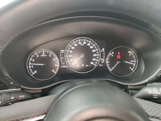 Mazda Axela — Фото автомобиля 11