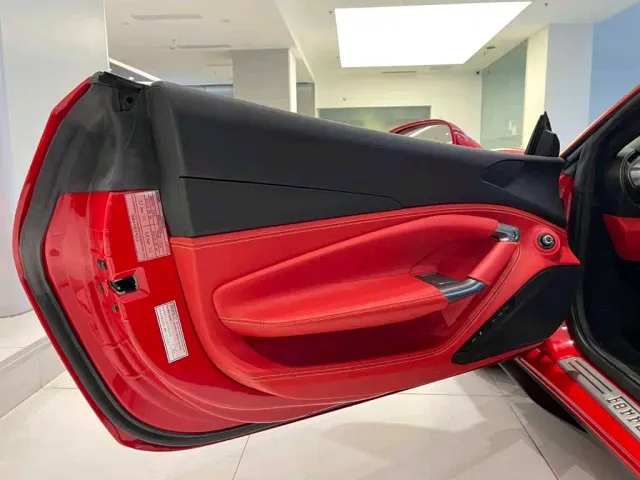 Ferrari F8 — Фото автомобиля 12