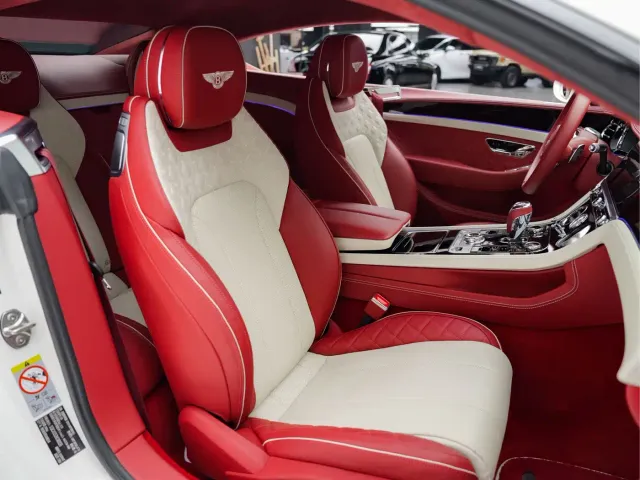 Bentley Continental — Фото автомобиля 13