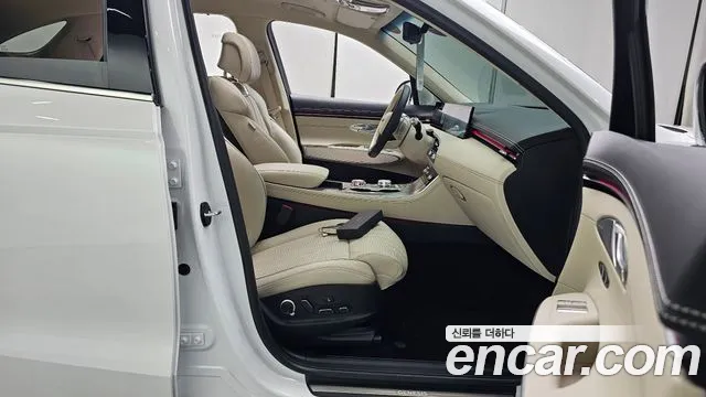 Genesis GV70 2.5T Бензин AWD — Фото автомобиля 24