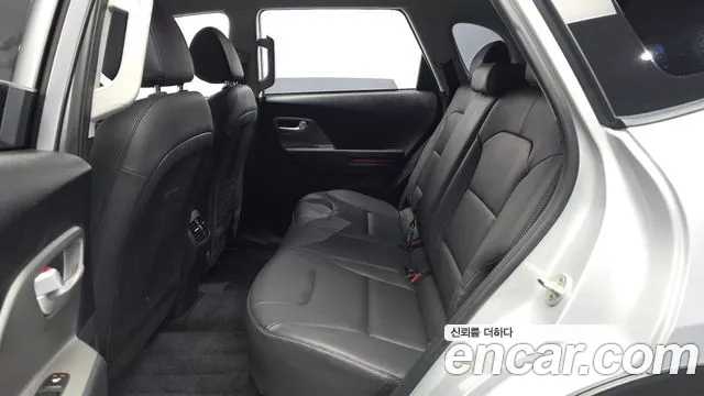 Kia Niro — Фото автомобиля 15