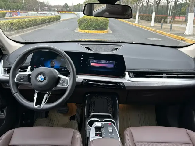 BMW BMW X1 2025 sDrive25Li M Sport Package — Фото автомобиля 4