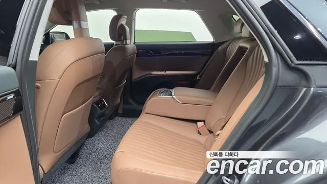 Hyundai Grandeur Grandeur (GN7) 2.5 Бензин 2WD — Фото автомобиля 10
