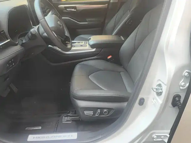 Toyota Highlander — Фото автомобиля 9