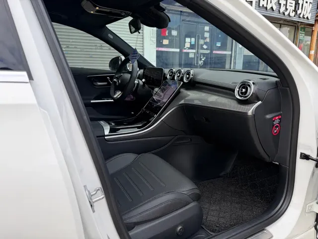 Mercedes-Benz C-Class — Фото автомобиля 4