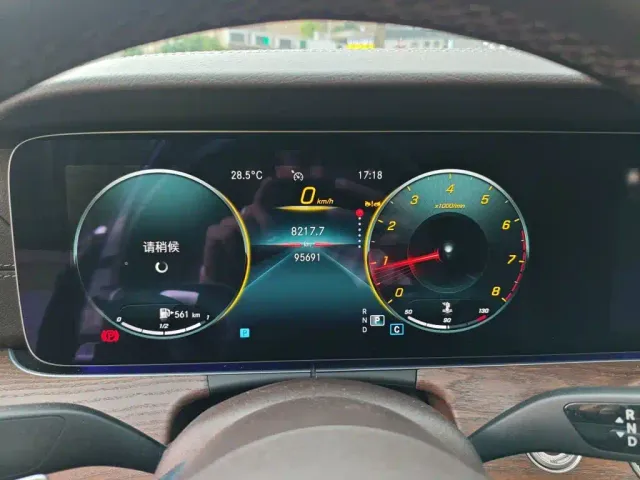 Mercedes-Benz E-Class — Фото автомобиля 13