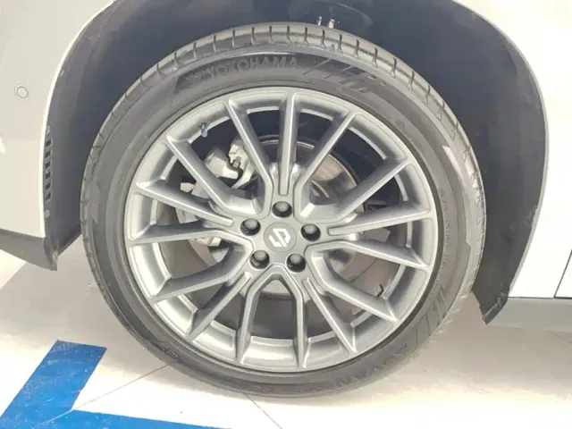 Leapmotor C10 — Фото автомобиля 6
