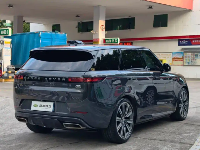 Land Rover Range Rover Sport — Фото автомобиля 13