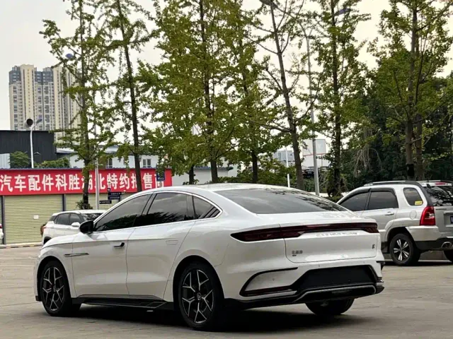 BYD Han — Фото автомобиля 9