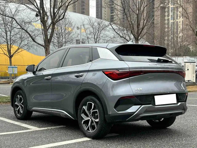 BYD Yuan PLUS — Фото автомобиля 8