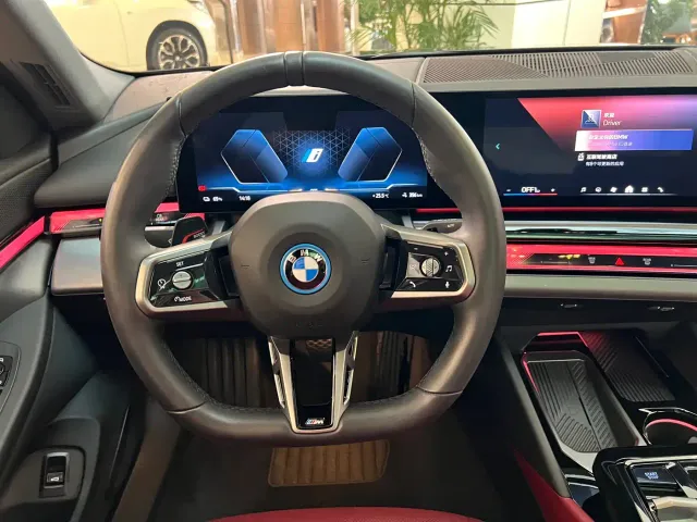 BMW i5 — Фото автомобиля 10
