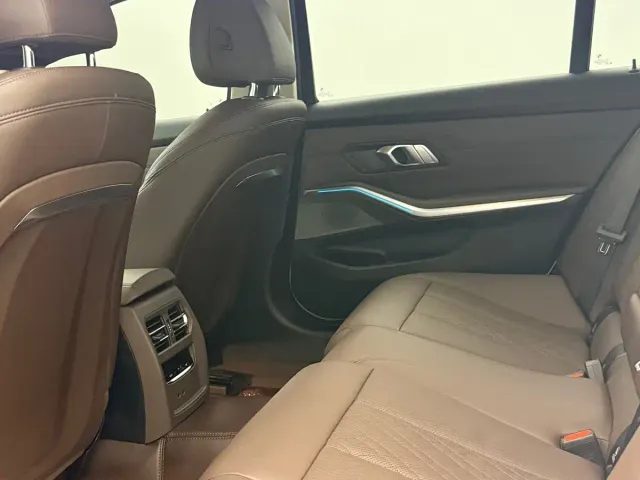BMW 3 Series — Фото автомобиля 10