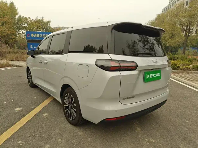 Wuling Starlight 730 — Фото автомобиля 4