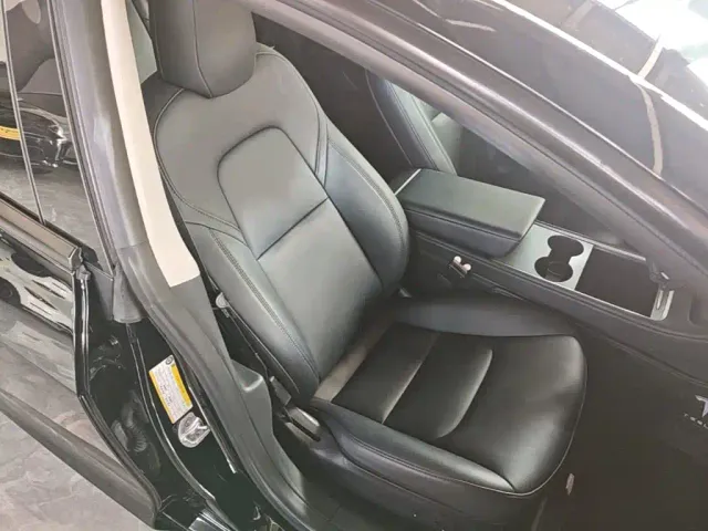 Tesla Model 3 — Фото автомобиля 24