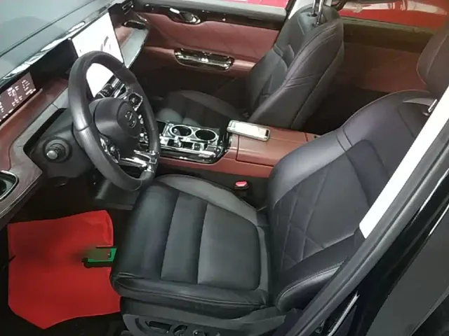 GAC Trumpchi E8 — Фото автомобиля 14
