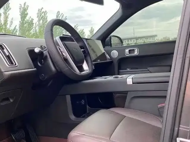 Li Auto L9 — Фото автомобиля 7