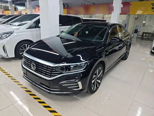 Фотография автомобиля — Volkswagen Passat