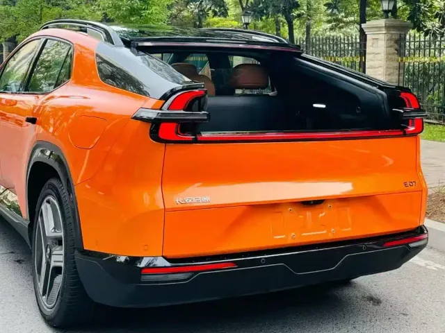 Changan Qiyuan E07 — Фото автомобиля 3