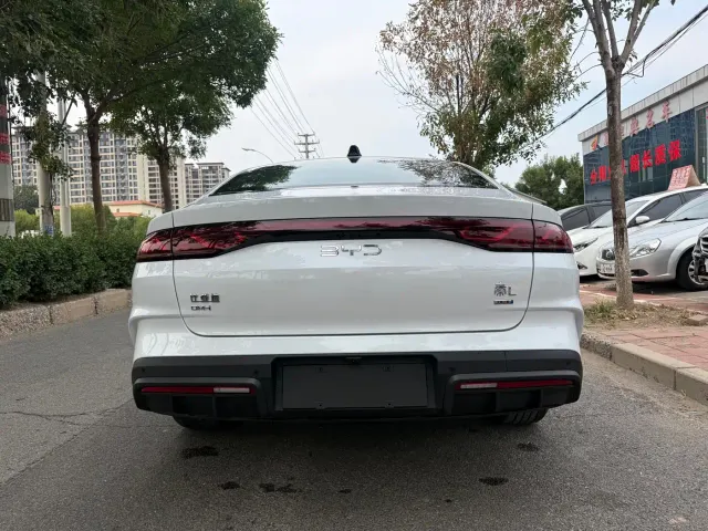 BYD Qin L — Фото автомобиля 8