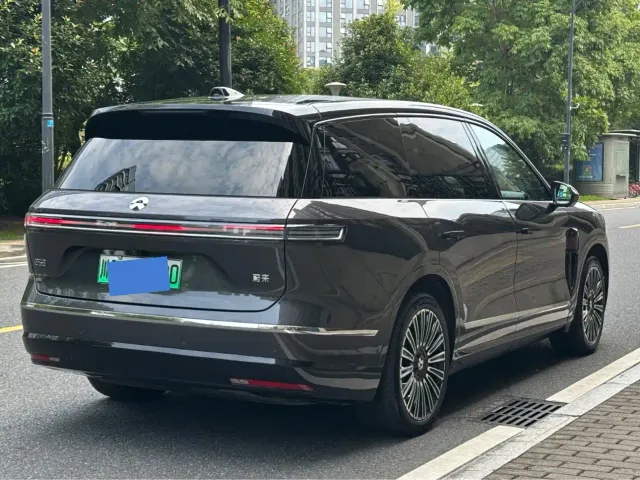 Nio ES8 — Фото автомобиля 14