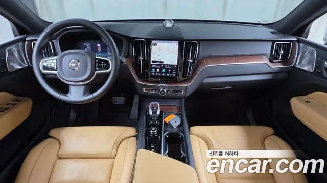 Вольво XC60 — Фото автомобиля 6
