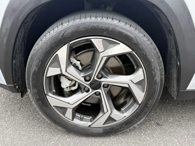 Geely Boyue L — Фото автомобиля 9