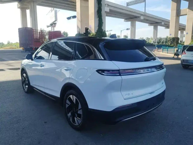 Bestune Yueyi 07 — Фото автомобиля 4