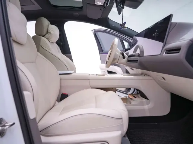 Li Auto i6 — Фото автомобиля 21