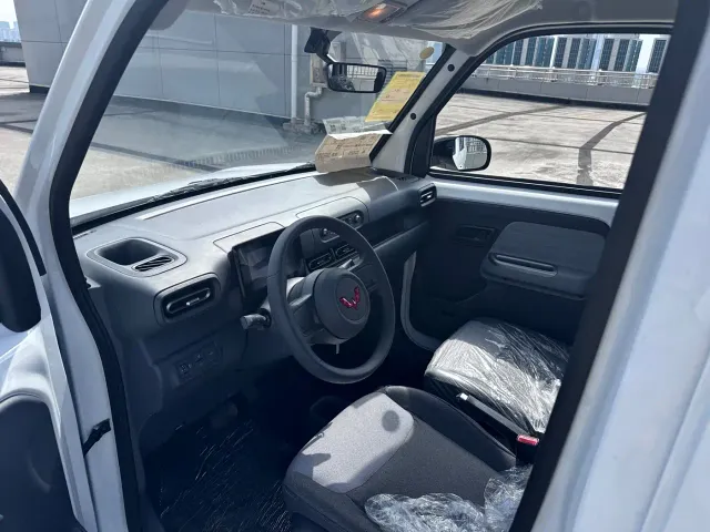 Wuling Zhiguang NEV — Фото автомобиля 4