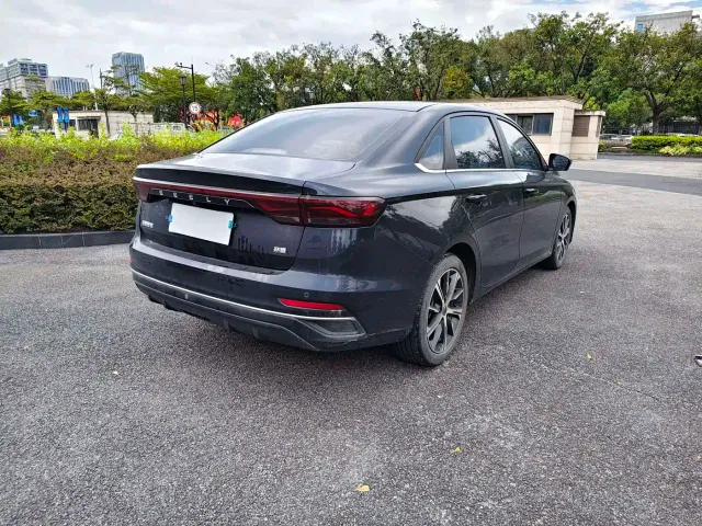 Geely Emgrand — Фото автомобиля 14