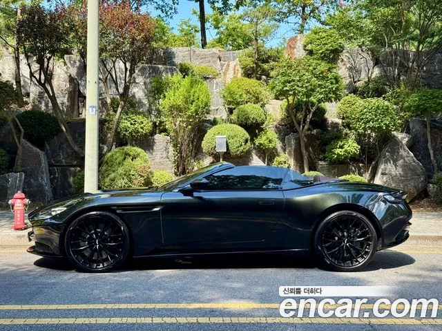 Astonmartin DB11 — Фото автомобиля 3