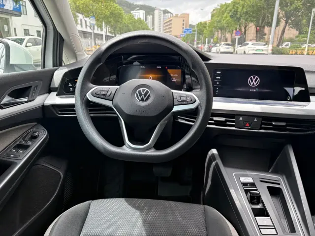 Volkswagen Golf — Фото автомобиля 14