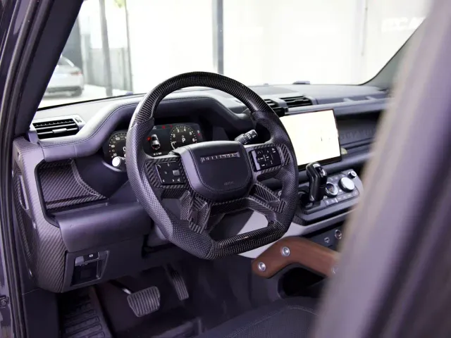Land Rover Defender — Фото автомобиля 11
