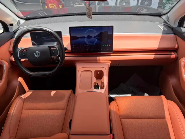 Leapmotor C16 — Фото автомобиля 10