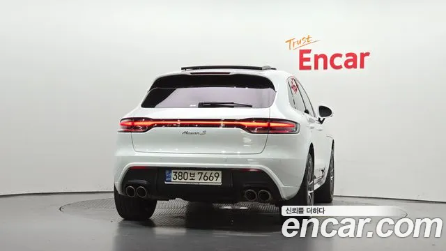 Porsche Macan — Фото автомобиля 4