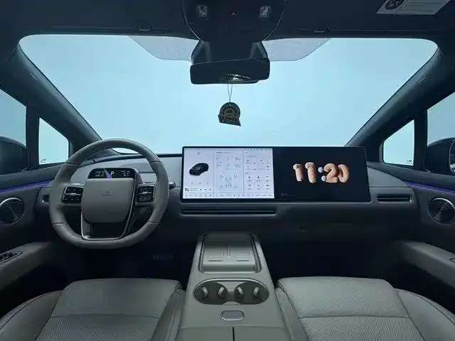 Li Auto i6 — Фото автомобиля 16