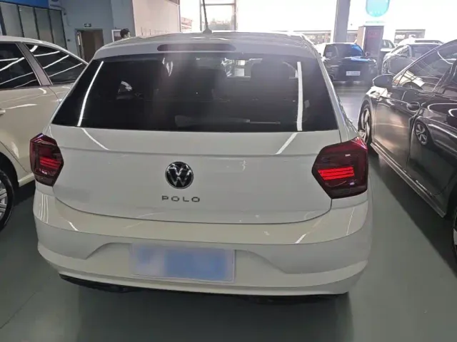 Volkswagen Polo — Фото автомобиля 5
